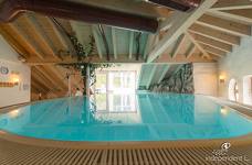 Wellness Hotel Engel - Hallenbad im Dachgeschoss